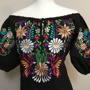 Mexican embroidered blouse!!